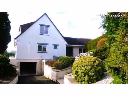 spacieux pavillon dans un quartier très calme de flers