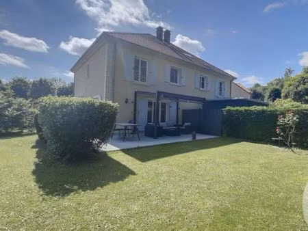 maison 6 pièces 101 m2 terrain 579 m2