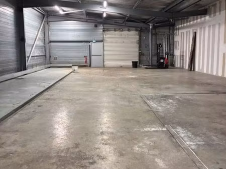 entrepôt / local stockage de 200 m² à vendre