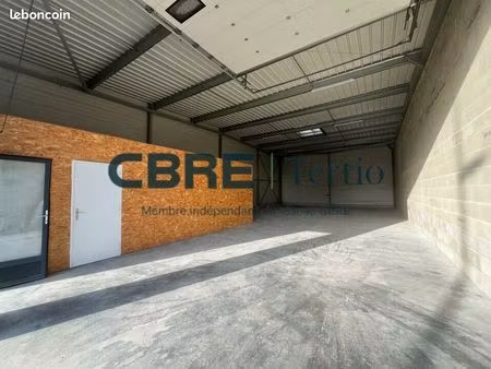 local d'activite 200 m² chanceaux-sur-choisille