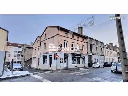 centre-ville de firminy : appartement en duplex + deux locaux commerciaux déjà loués