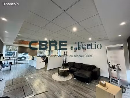 bureaux  local commercial 680 m² tours