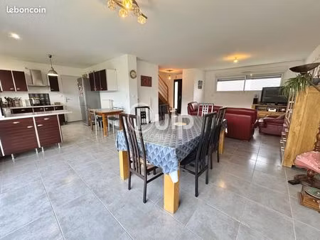 maison 6 pièces 106 m²