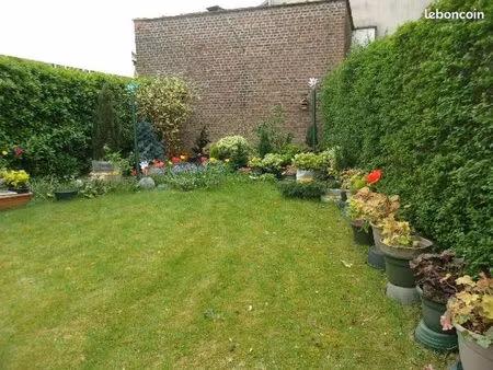 maison lille chu semi individuelle  garage attenant  agreable jardin  extension et surrélé