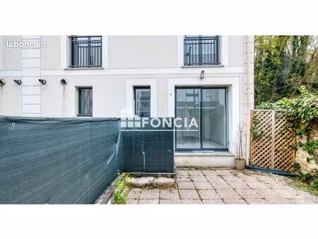 sur les hauteurs de poissy (78300) - maison de 2018  5 pièces - 3 chambres - 88 m² habitab