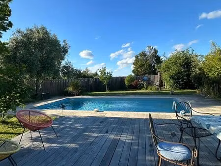 maison familiale au calme à 1km de la gare et 20min de bordeaux