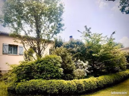 maison familiale dans un secteur calme et prisé