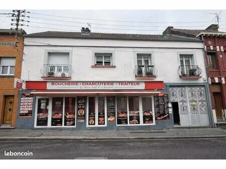 immeuble 12 pièces 590 m²