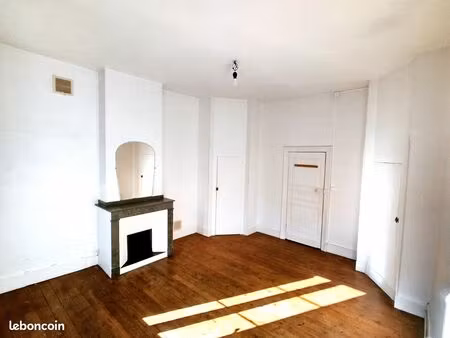 appartement 3 pièces avec balcon proche bus gare médiathèque lycée collège cfa