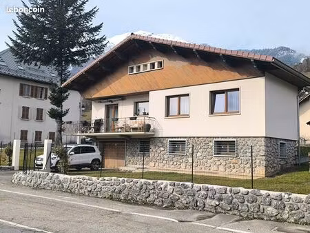 maison - 8 pièces - 943m2