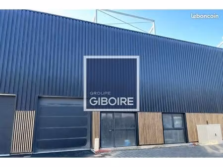 local d'activité 444 m²