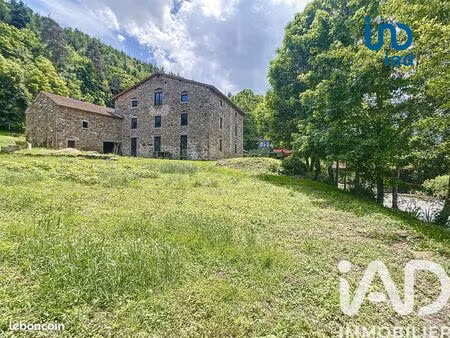 maison 4 pièces 487 m²