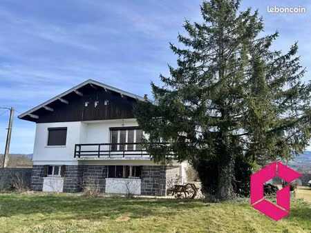 propriété 5 pièces 121 m²