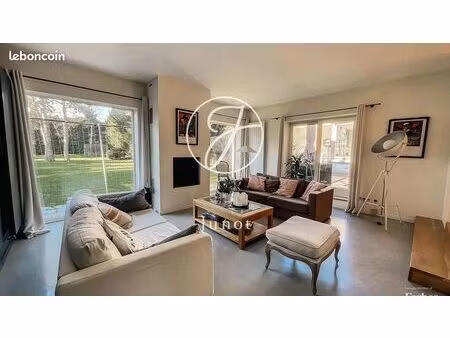 maison 10 pièces 257 m²