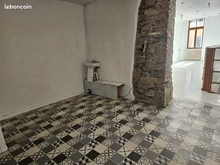 local 80 m² saint-pierre-d'albigny