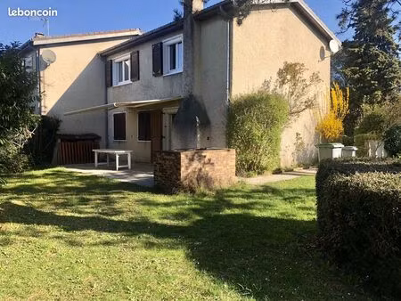 pavillon 6 pièces 100 m²