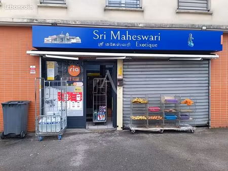 local commercial 48 m² chelles