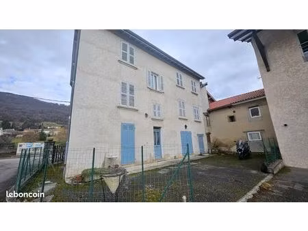 maison 6 pièces 253 m²