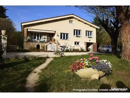 propriété 8 pièces 175 m²