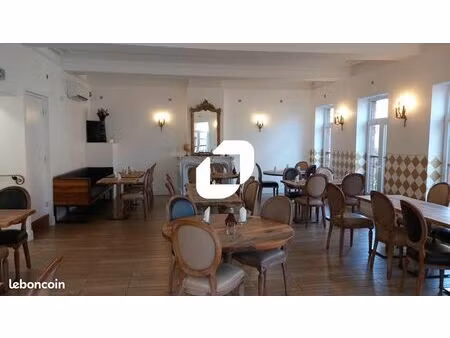 local restaurant 200 m²