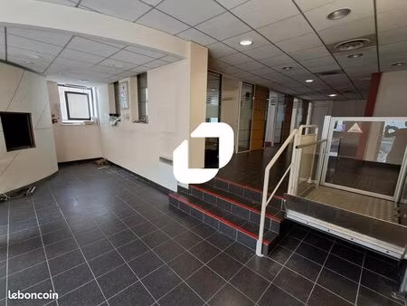 local commercial 250 m²