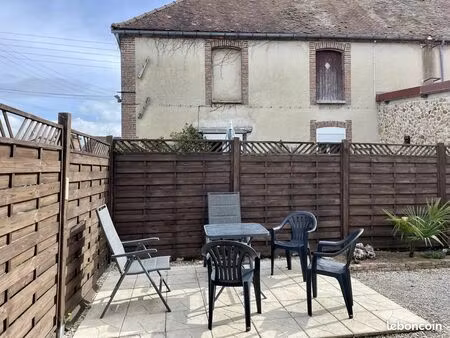 immeuble 495 m² saint-just-sauvage