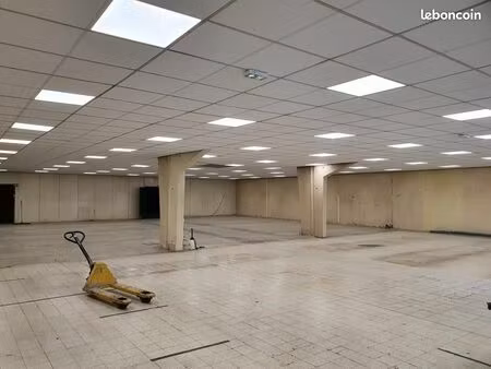 local commercial 660 m²