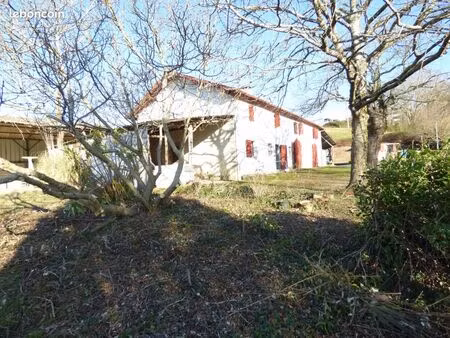 ferme 4 pièces 331 m²