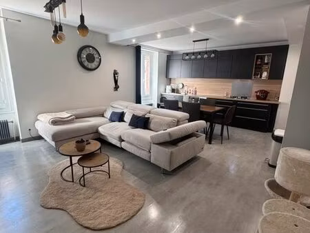 maison de ville t3 - 84m2 - rénovation 2024 - vendu entièrement meublée & équipée