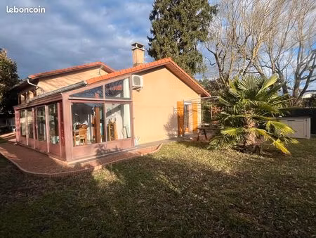 maison au centre du village