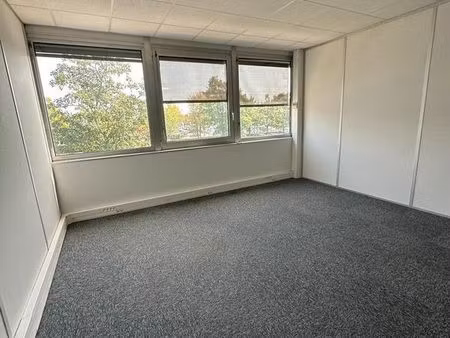 bureaux 14 m² buc