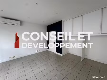 boutique 42 m² dammarie les lys