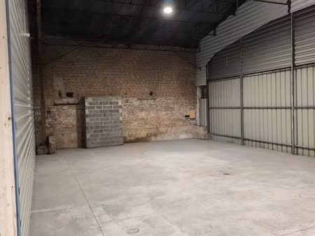 hangar sécurisé 142m²