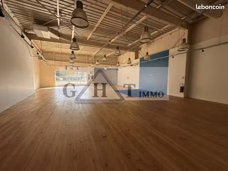 local industriel 409 m²