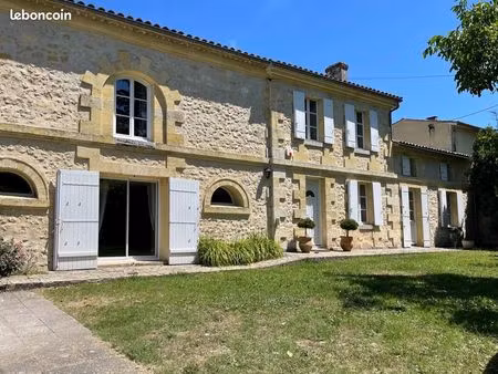 maison 12 pièces 323 m²