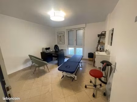 local professionnel rénové - 35 m2 - activité médicale/paramédical