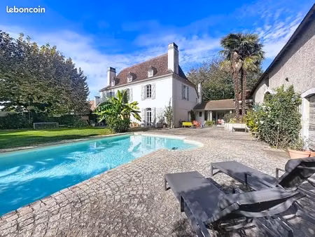 maison 9 pièces 285 m²