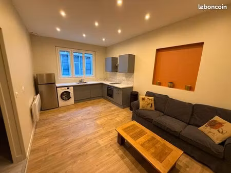 f2 proche vieux marché