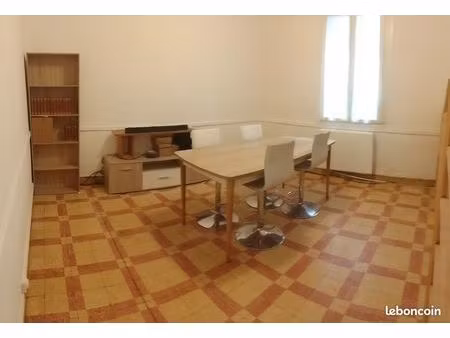 maison de village à caudies . 100 m² . 6 pièces + cuisine + salle de bain