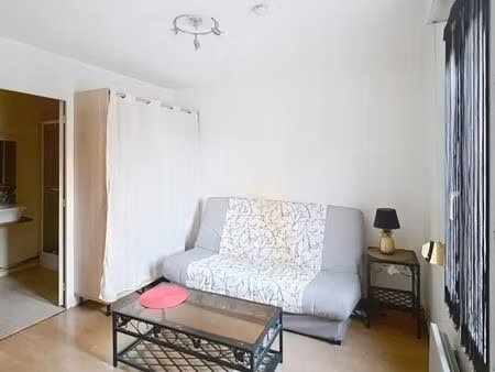 studio 1 pièce 27 m²