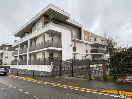 studio 1 pièce 28 m²