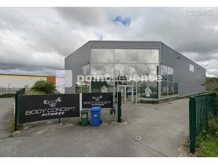 fonds de commerce services 665 m²