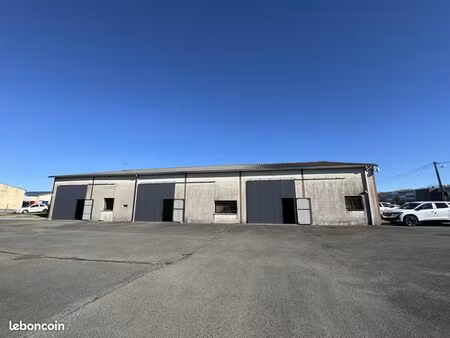 entrepôt 600 m² morlaàs