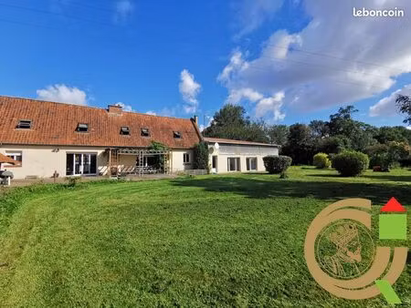 maison 8 pièces 260 m²