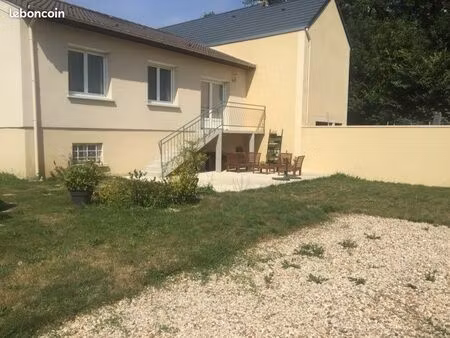 maison meublée 2 chambres sur sous sol