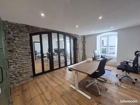 pau centre-ville – bureaux 92 m² rénovés + parking (rare ) – dispo début avril 2026