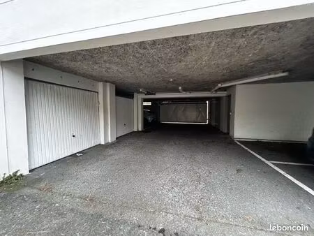 location box garage parking victoire cours somme bordeaux