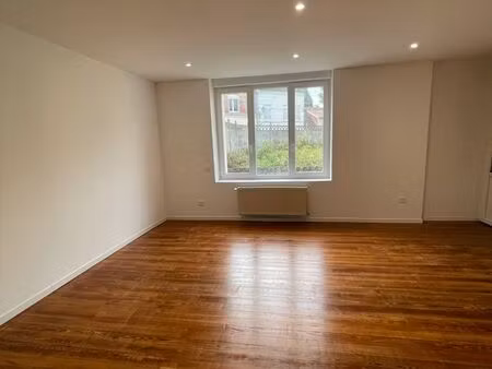 maison meublée de type f4 de 90 m² avec jardin privé centre-ville le cateau cambresis