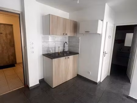 location appartement t2 - centre bourgoin