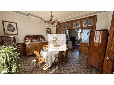 maison 8 pièces 180 m²